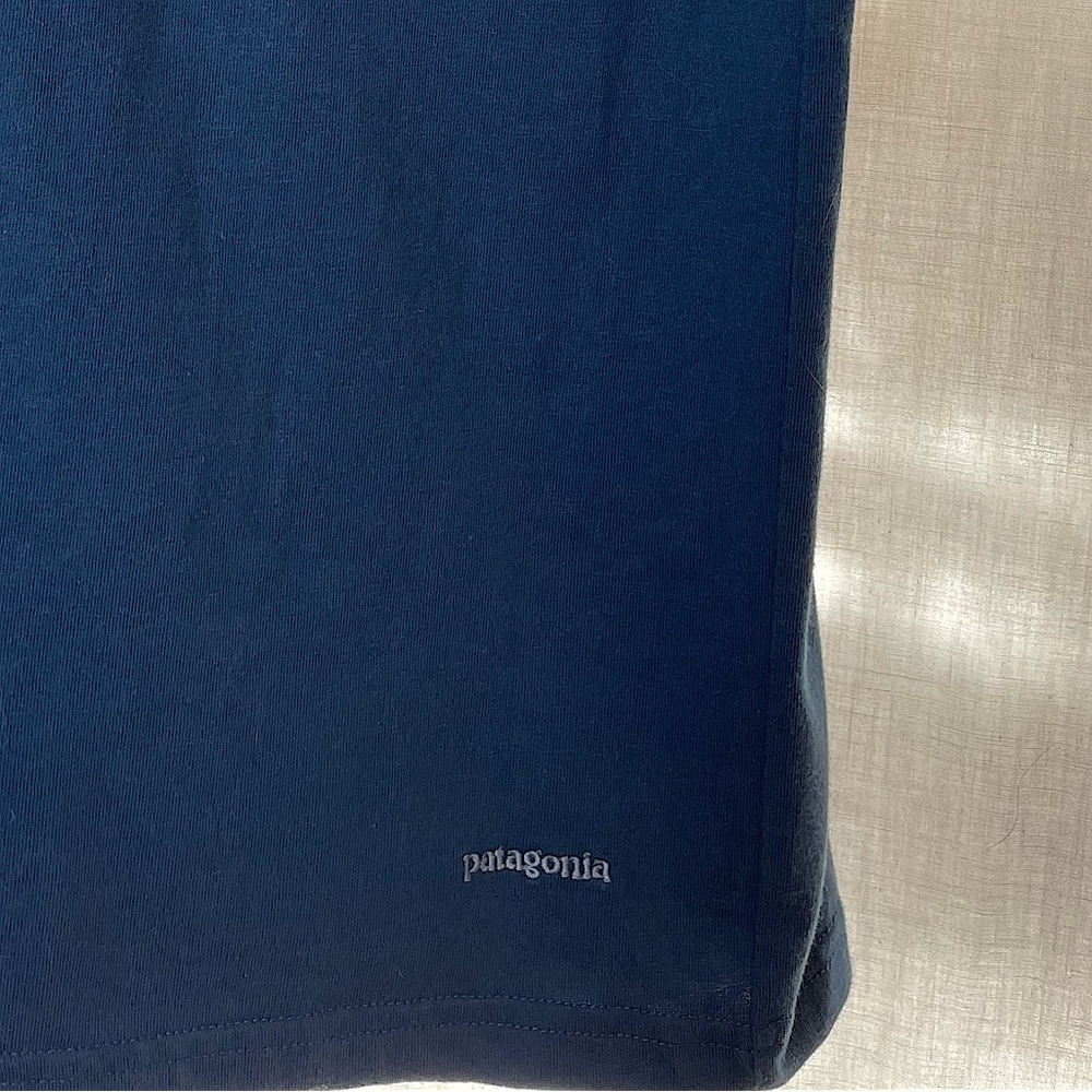 Patagonia Mens TShirt Size M - Picture 2 of 4